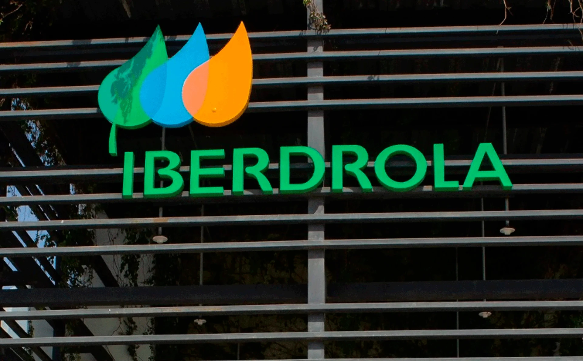 Iberdrola se va de México; Cox toma el control