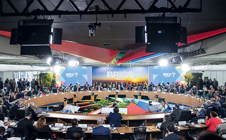 EE. UU. arremete contra los BRICS: grava a India y Brasil