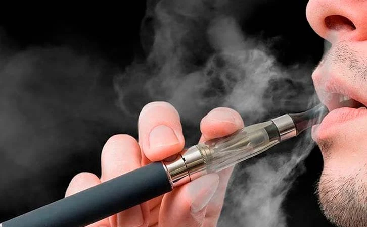 Legisladores prohíben cigarrillos electrónicos en Ciudad de México
