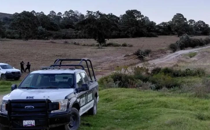 Por cuestiones de jurisdicción, Fiscalías mantienen cuerpo decapitado a la intemperie