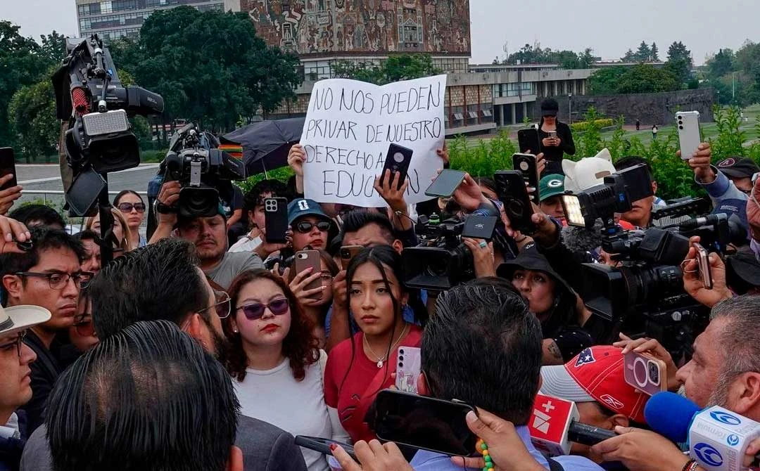 Alistan aspirantes amparo contra examen de control de la UNAM