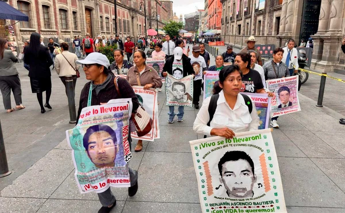 Resultan insuficientes avances presentados por Sheinbaum a padres de los 43 de Ayotzinapa